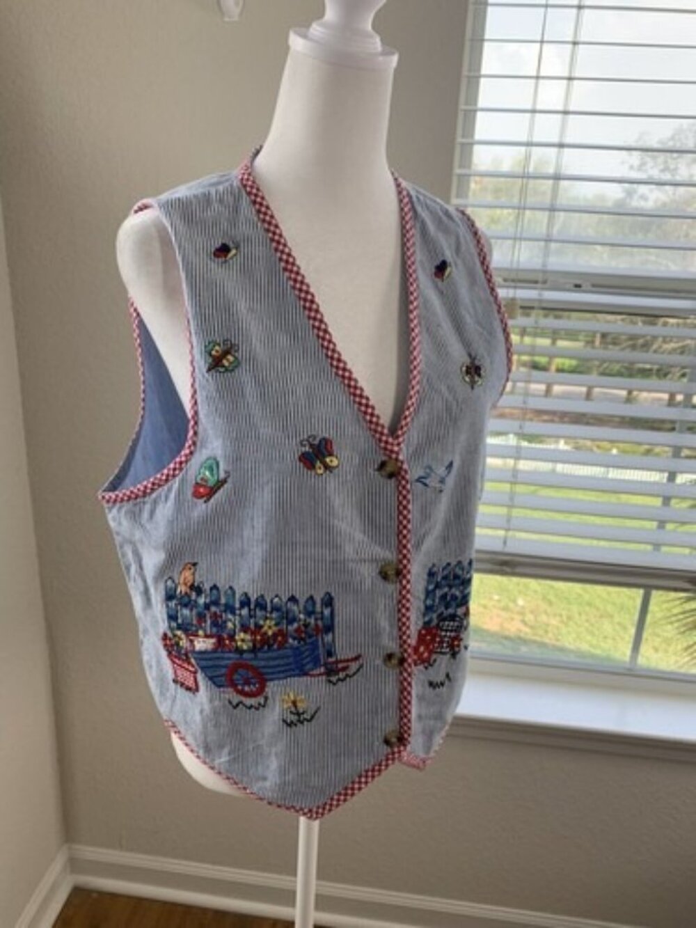 Vintage Casey & Max Embroidered Chambray Vest Women's Size Medium Butterflies